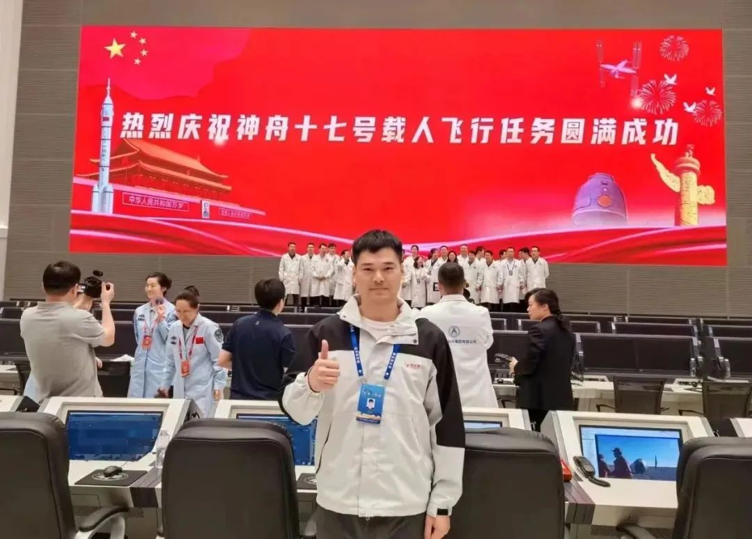 神舟十九号发射圆满成功，中国航天又见大红屏！