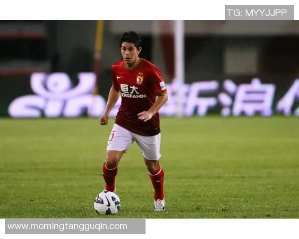 足球明星孔卡精彩瞬间回顾与个人魅力展示的完美结合 足球明星孔卡精彩瞬间回顾与个人魅力展示的完美结合