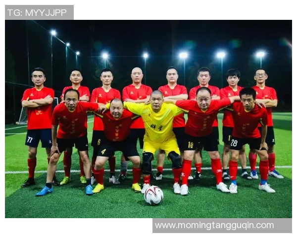 足球明星穿短裤的时尚瞬间大集合,尽显运动魅力与个性风采 足球明星穿短裤的时尚瞬间大集合,尽显运动魅力与个性风采